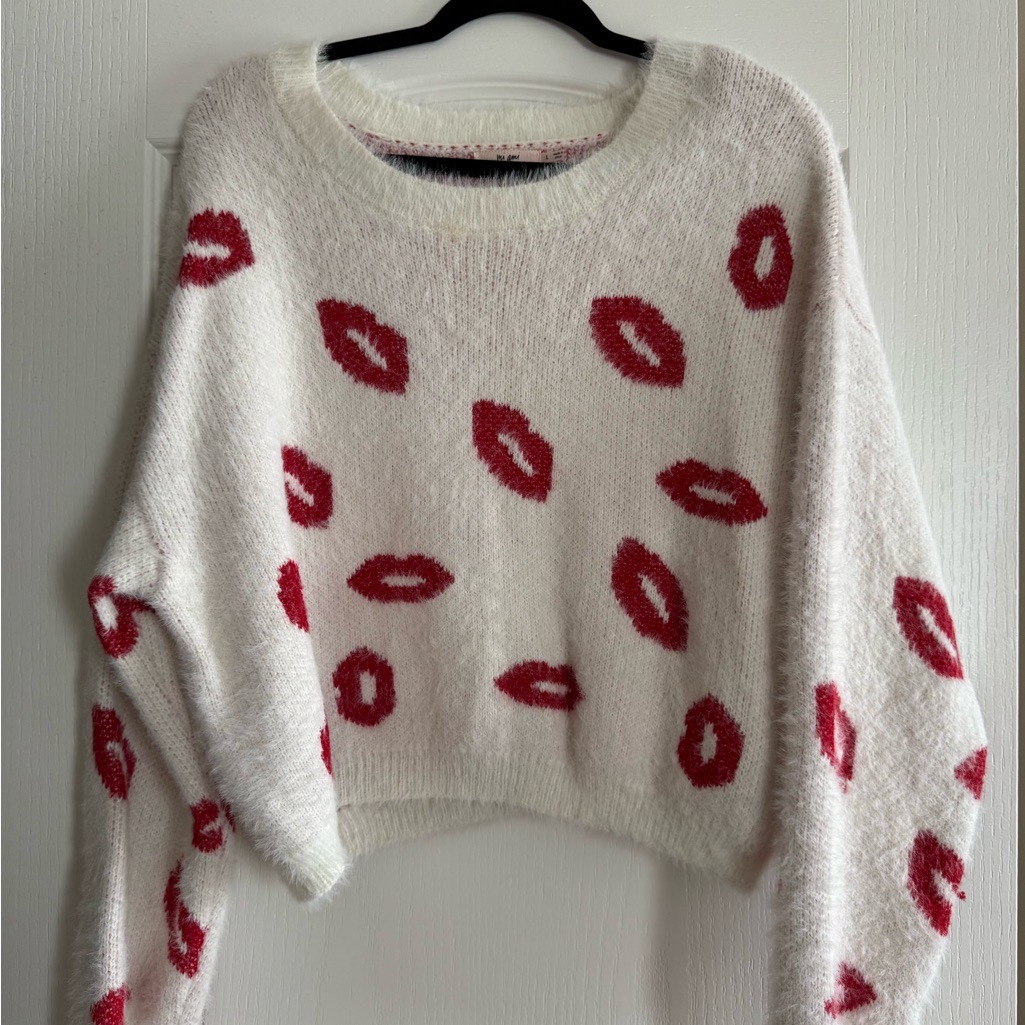 Miami White Sweater With Red Lips Design